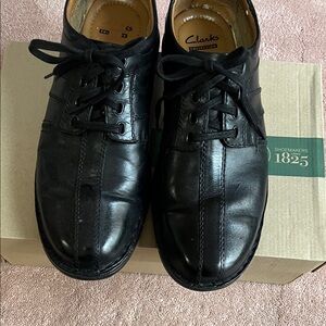 Clarks Men's Classic Black Oxfords